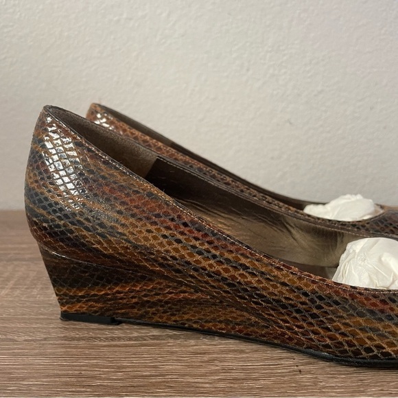 Stuart Weitzman Snakeskin Wedge Pumps, Size 6.5N - Picture 3 of 9